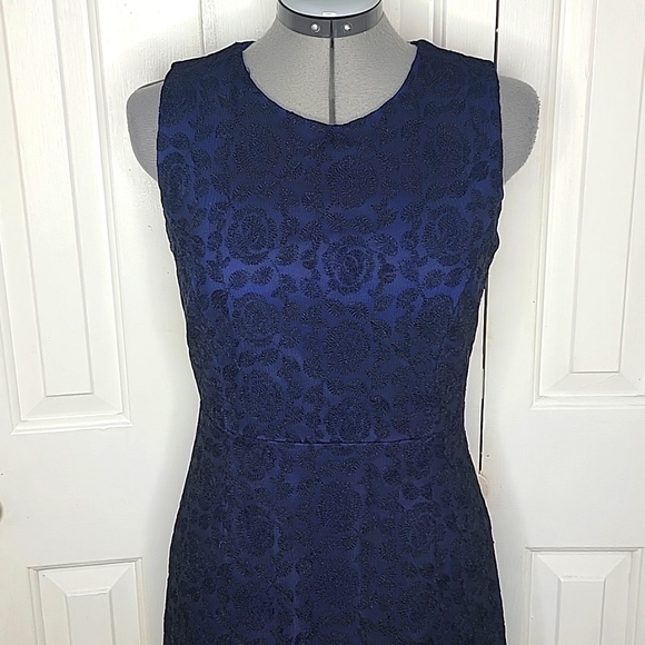 Lands End Sleeveless Sheath Dress Size 8 T blue with Black Floral Lace Body - Picture 2 of 7